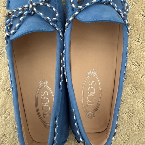 Tod’s Gommino Driving Shoes - Picture 4 of 5